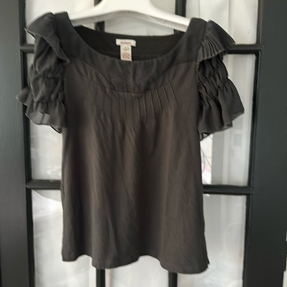 Sundance  romantic ruffle sleeve top 🌿
